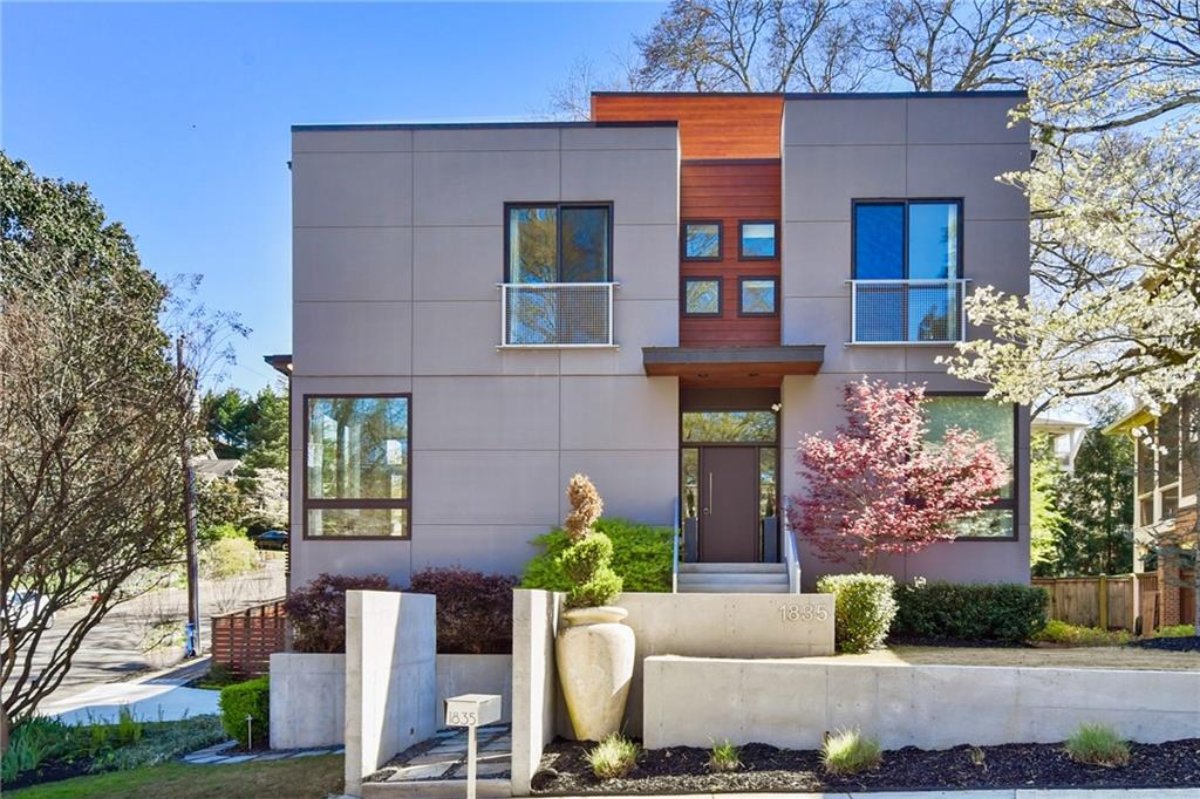 Newly Listed Modern Atlanta Home in Hot Demand